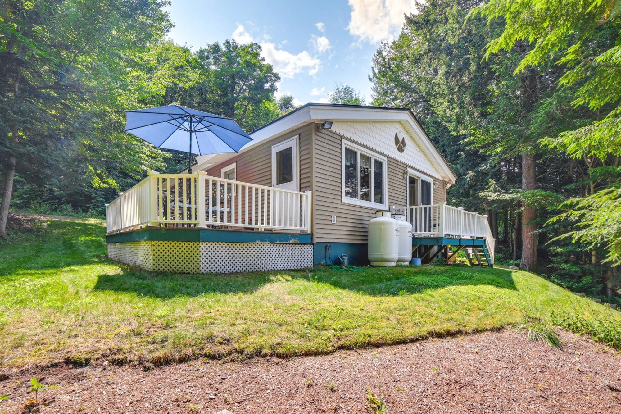 Breathtaking Newbury Cottage With Deck On Chalk Pond Exterior foto