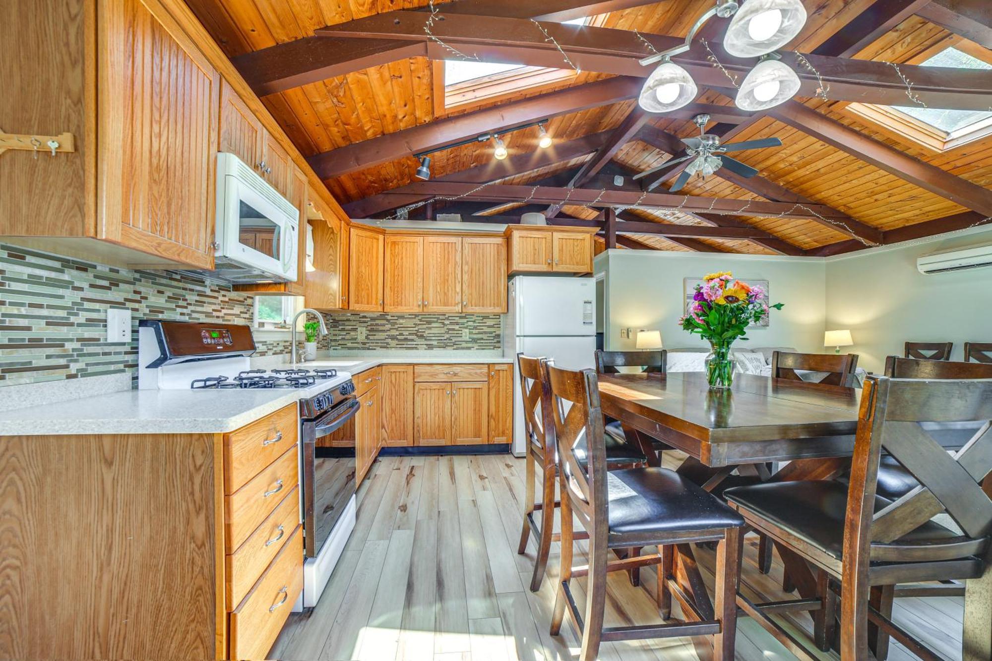 Breathtaking Newbury Cottage With Deck On Chalk Pond Exterior foto