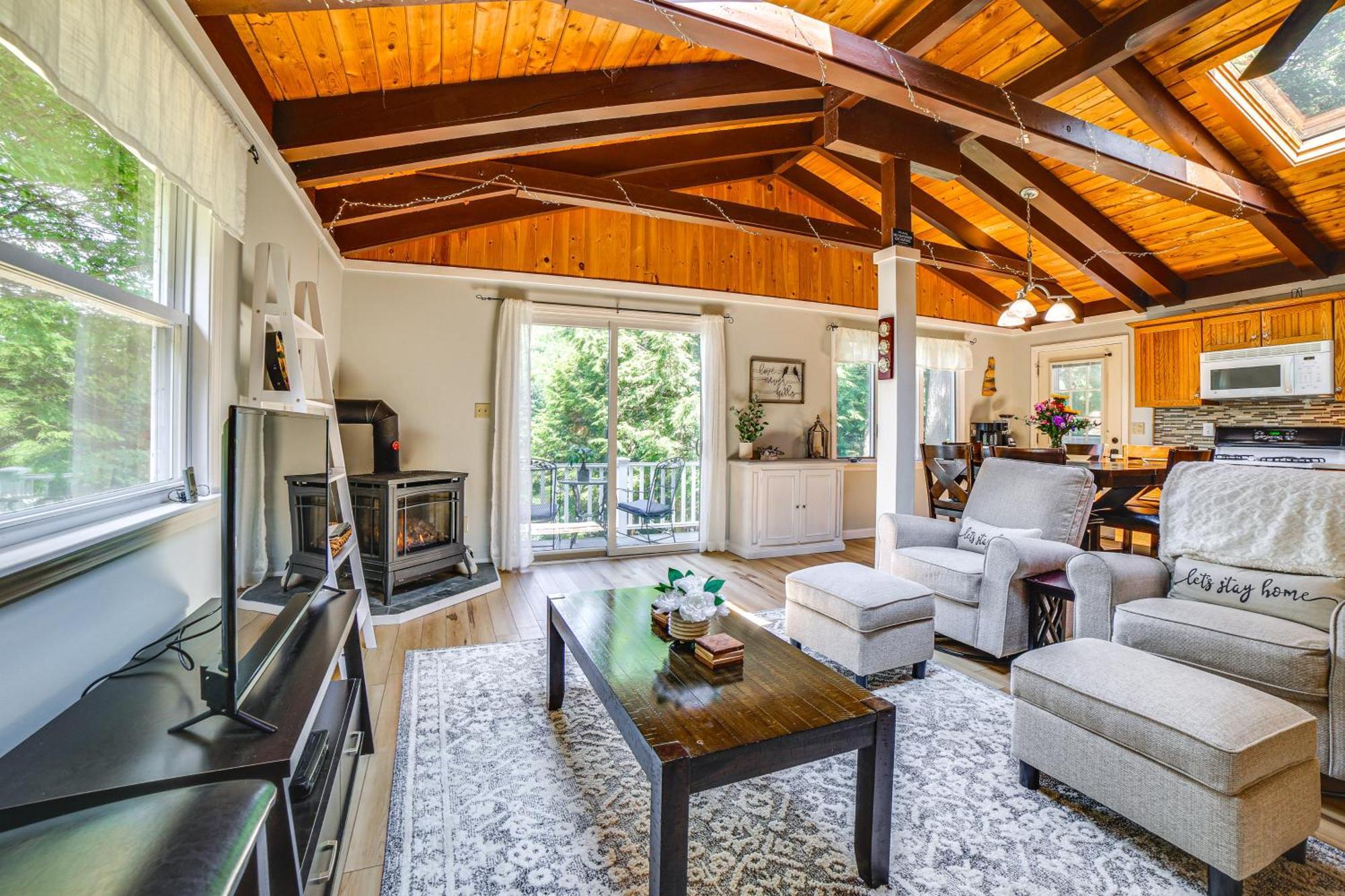 Breathtaking Newbury Cottage With Deck On Chalk Pond Exterior foto
